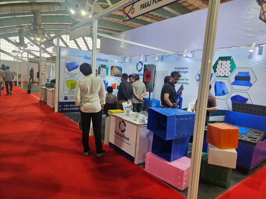 Pakaj Plast team at Yarn Expo 2026 trade show booth